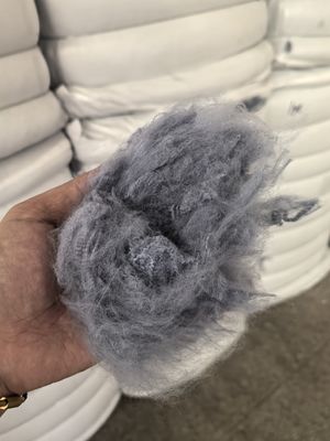 سعر جيد حماية الأشعة فوق البنفسجية مُعاد تدوير الألياف البوليسترية 2.5D 51mm رمادي الماء الانترنت