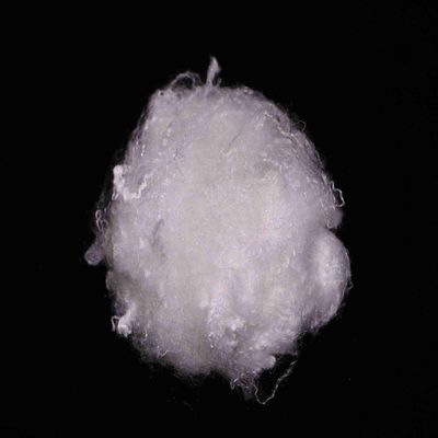 سعر جيد الصديق للبيئة البوليستر الألياف الرئيسية 51mm PET المعاد تدويرها البوليستر الألياف ملء الانترنت
