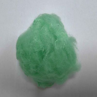 سعر جيد 2.5D خضراء ألياف البوليستر المعاد تدويرها مخصصة Crimp البوليستر قصيرة قطع الألياف الانترنت