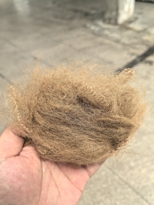 سعر جيد ألياف البوليستر المعاد تدويرها 6D 51mm الجمل مقاومة للدموع العالية الانترنت