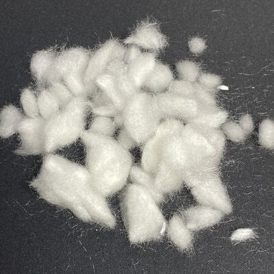 سعر جيد للمنتجات الصحية الألياف العاجزة غير المنسوجة السوبر الممتصة 9D * 6mm ، فائدة عالية هيدروفيلية سريعة المياه القصيرة الانترنت