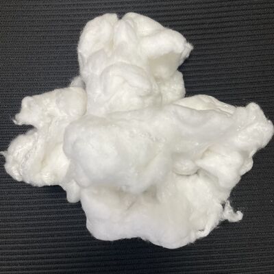 الألياف الممتصة للجلد 1.33D*38MM، الألياف الخفيفة لإنتاج أقنعة التجميل، منتجات الرعاية، منتجات امتصاص الأطفال